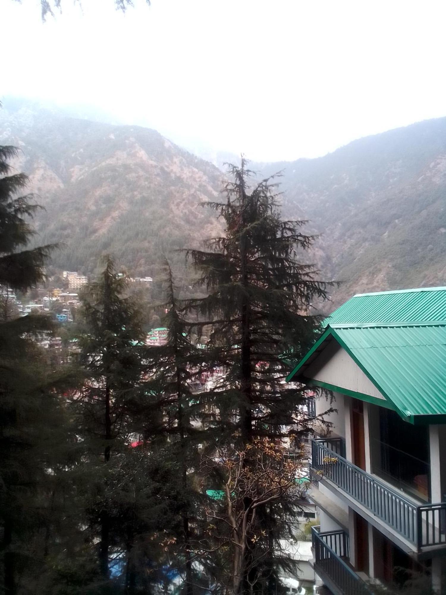 Himalayan Triund Trekking And Mountain View Hostel Dharamshala Exterior photo
