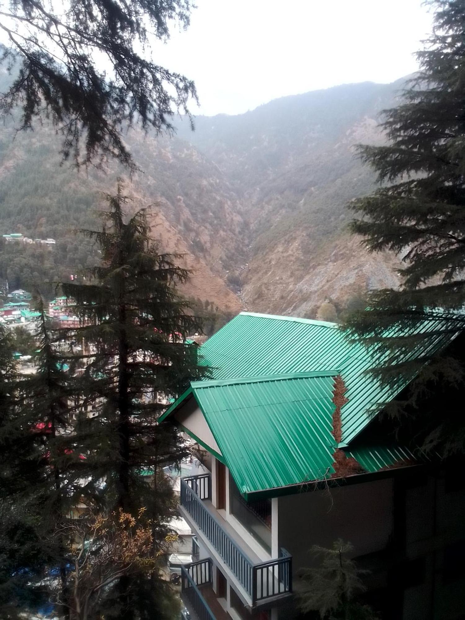 Himalayan Triund Trekking And Mountain View Hostel Dharamshala Exterior photo